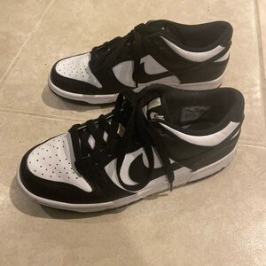 Nike Black and White Men's Sneakers